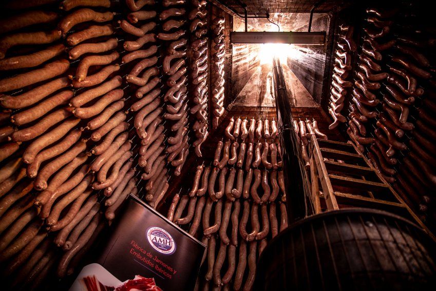 Fábrica de embutidos ibéricos Guijuelo Fábrica de embutidos ibéricos Guijuelo